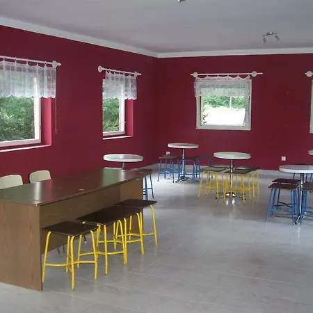 Zoldovezet Vendeghaz * Parad