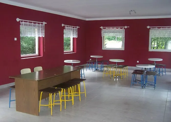 Zoldovezet Vendeghaz * Parád